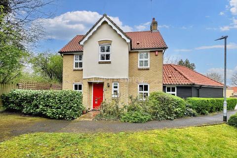 105 Bramble Tye, Laindon, Basildon, SS15 5GR