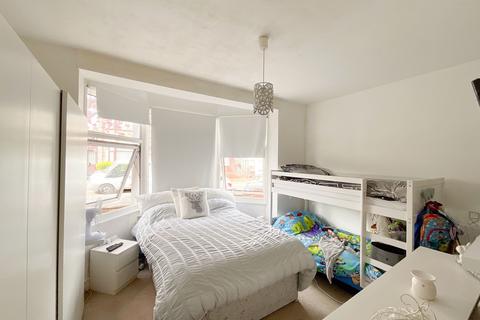 1 bedroom flat for sale, Westcliff-on-Sea SS0