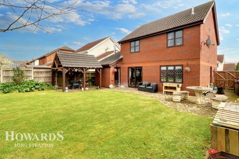 4 bedroom detached house for sale, Alexander Close, Long Stratton