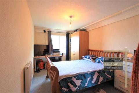 2 bedroom flat for sale, Norman Crescent, HOUNSLOW TW5
