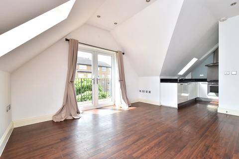 2 bedroom apartment to rent, Manor Grove Beckenham BR3