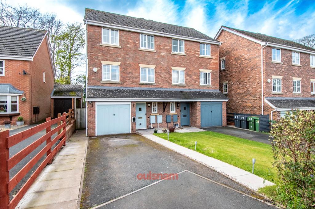 Mallow Drive, Bromsgrove, Worcestershire, B61 4 bed semidetached house