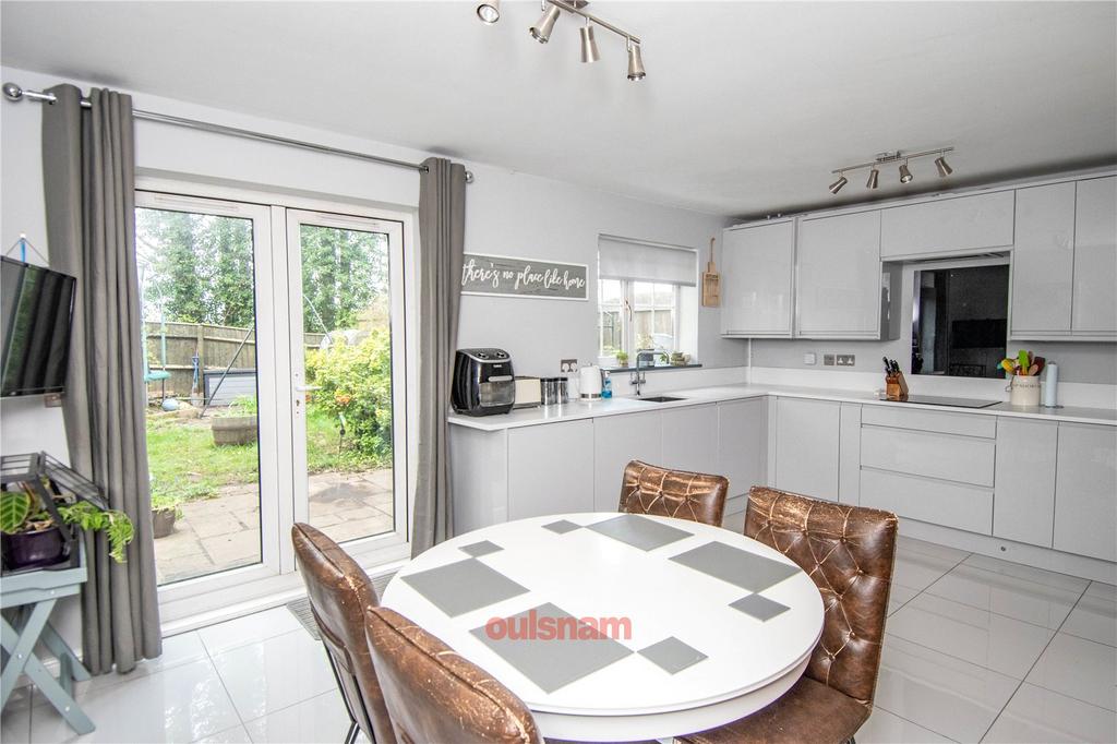 Mallow Drive, Bromsgrove, Worcestershire, B61 4 bed semidetached house