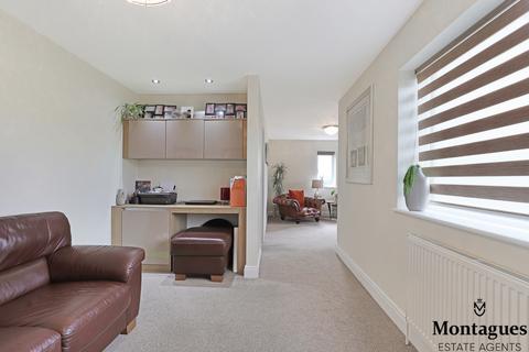 16 Barn Hill, Roydon, Harlow, CM19 5LB