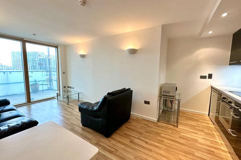 2 bedroom flat to rent, Wellington Street, Leeds, West Yorkshire, UK, LS1