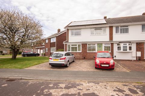 3 bedroom end of terrace house for sale, Guppy Close, Cowes