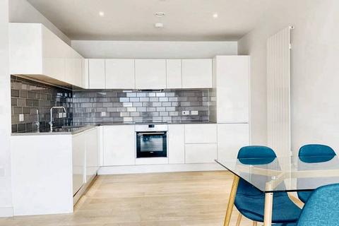2 bedroom flat to rent, Starboard Way, London E16