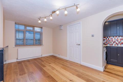 1 bedroom flat for sale, Aylesbury,  Buckinghamshire,  HP19