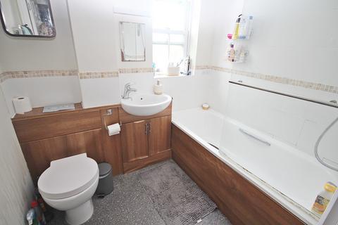 Flat 3, 94 Ampthill Road, Flitwick, Bedford, MK45 1BA