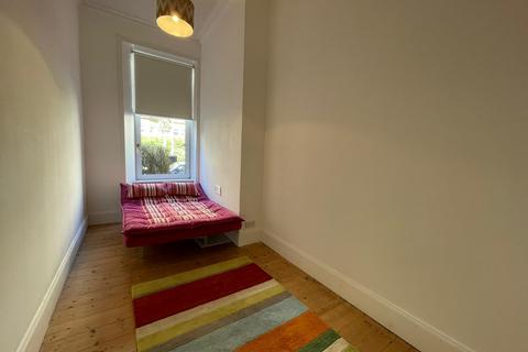 3/2, 80 Finlay Drive, Glasgow, G31 2QX