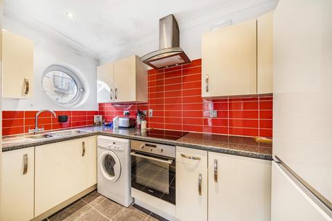 2 bedroom flat for sale, Wolfe Crescent, Surrey Quay