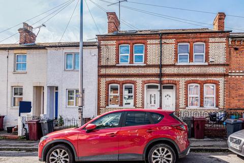 3 bedroom terraced house to rent, Edgehill Street,  Reading,  RG1