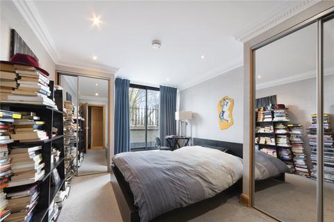 3 bedroom apartment to rent, School Mews, London, E1