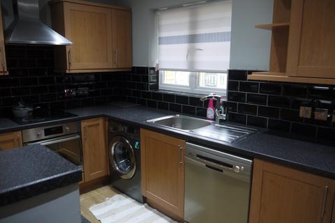 2 bedroom flat to rent, Southwell Close, Chafford Hundred