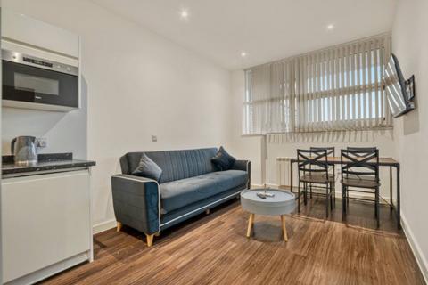 1 bedroom flat to rent, Axis House, Hayes UB3