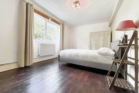 2 bedroom flat to rent, Menotti Street, London E2