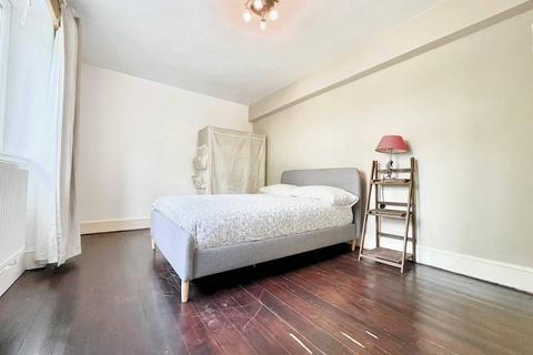 2 bedroom flat to rent, Menotti Street, London E2