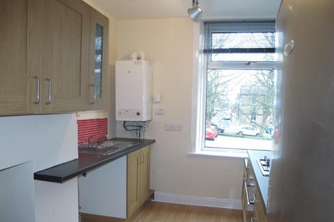 2 bedroom flat to rent, Maddocks Street, Shipley, UK, BD18