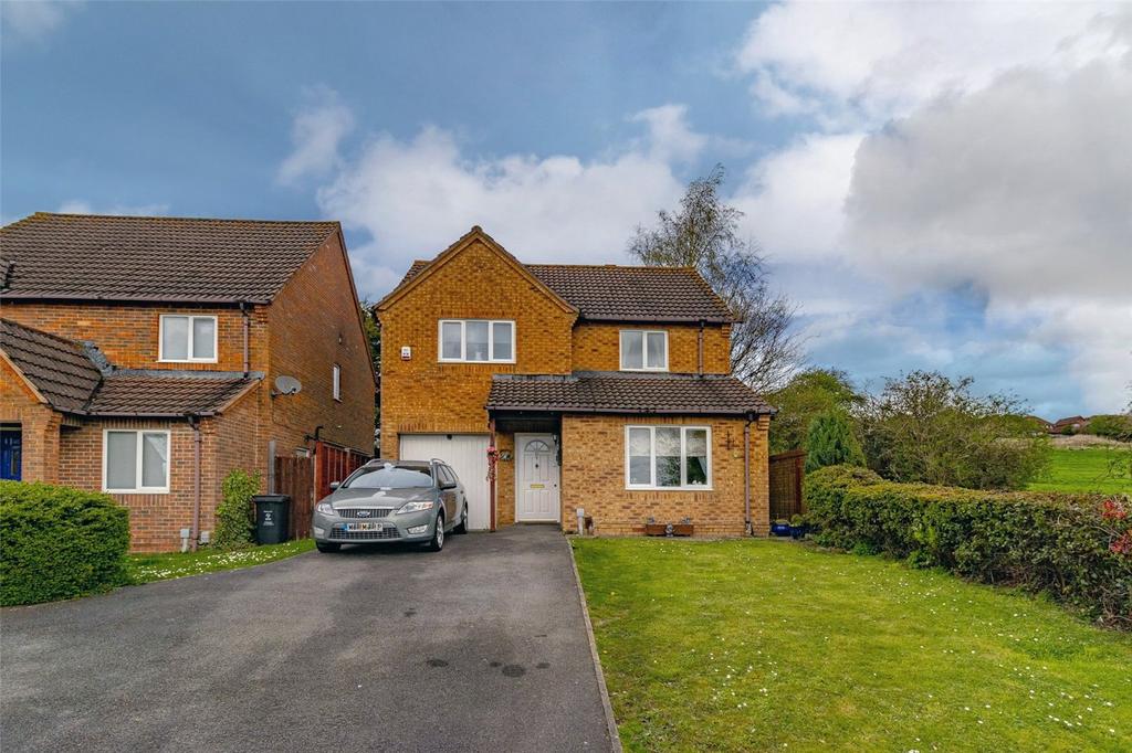 Pennine Way, Swindon SN25 4 bed detached house for sale £400,000