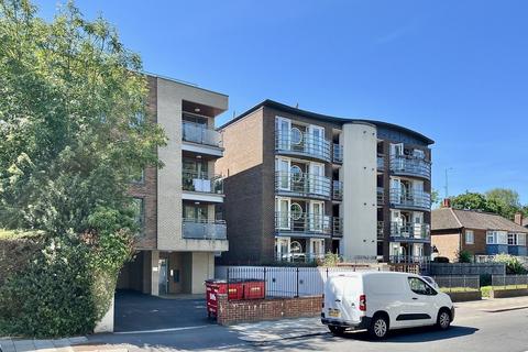 2 bedroom flat to rent, Station Road New Barnet