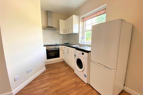 1 bedroom flat to rent, Red Lion High Street, Colnbrook, SLOUGH, Berkshire