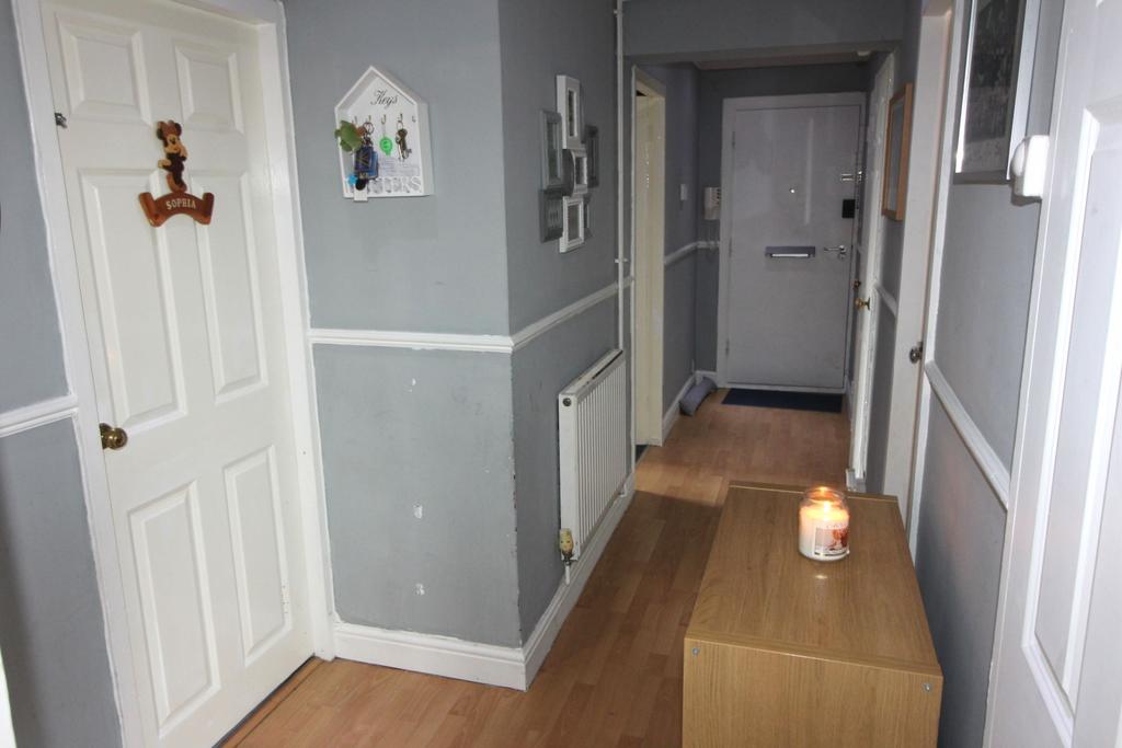 Essington Road, Willenhall 2 bed flat for sale £95,000