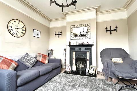 309 Hook Road, Chessington, KT9 1EH