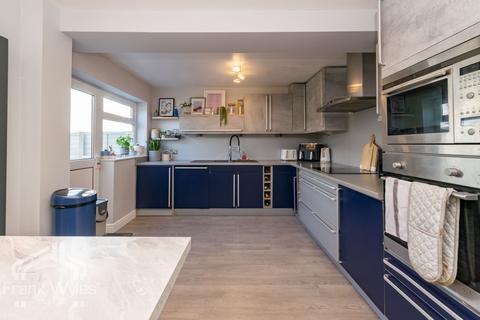 4 bedroom detached house for sale, South Park, Lytham