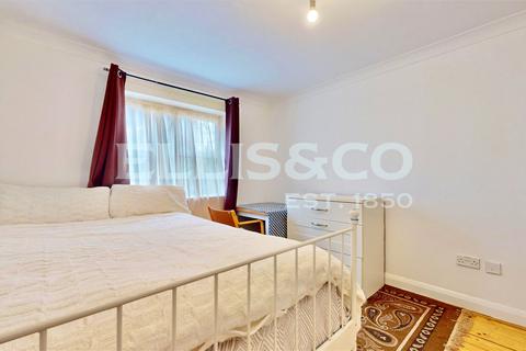 2 bedroom apartment to rent, Copland Road, Wembley, HA0