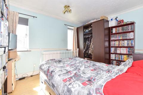 1 bedroom end of terrace house for sale, Ashbee Close, Snodland, Kent
