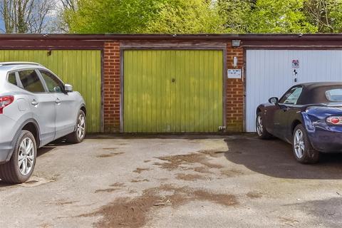 7 Ashbee Close, Snodland, ME6 5HQ