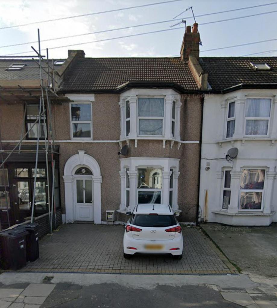 3 Rooms to let for female sharers on Park Road, I