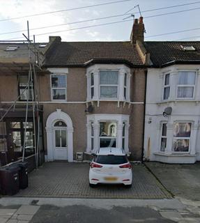 3 bedroom house share to rent, Ilford , IG1