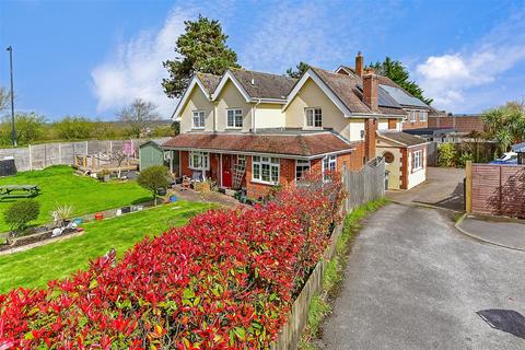 5 bedroom detached house for sale, London Road, Waterlooville, Hampshire