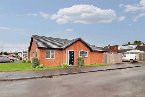 3 bedroom detached bungalow for sale, Glenmore Avenue, Burntwood WS7