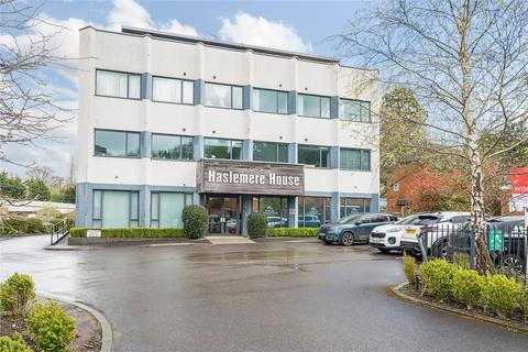 Flat 10, Haslemere House Lower Street, Haslemere, GU27 2PE