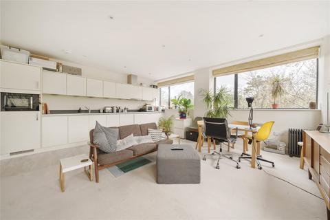 Flat 10, Haslemere House Lower Street, Haslemere, GU27 2PE