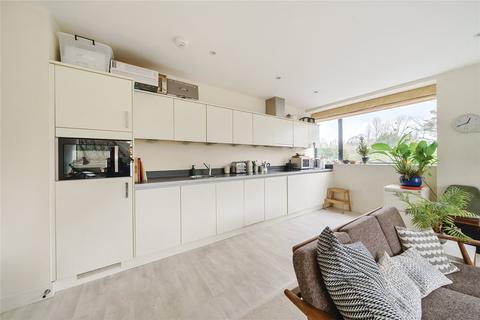 Flat 10, Haslemere House Lower Street, Haslemere, GU27 2PE