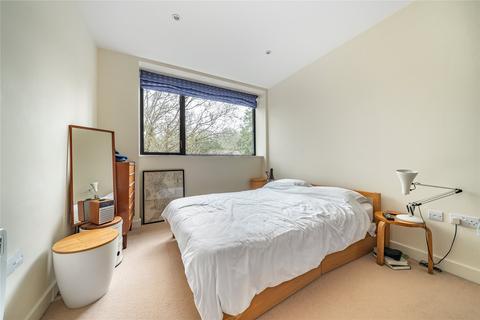 Flat 10, Haslemere House Lower Street, Haslemere, GU27 2PE
