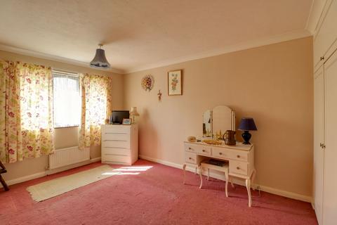 1 Armstrong Close, Newmarket, CB8 8HD