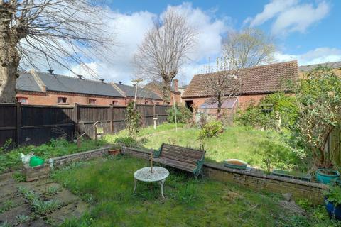 1 Armstrong Close, Newmarket, CB8 8HD