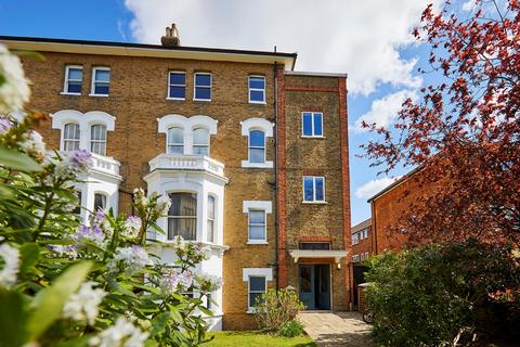 2 bedroom flat to rent, Kew Road, Kew, Richmond, Surrey TW9