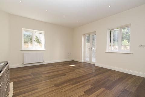 2 bedroom apartment to rent, Loughton, Essex IG10