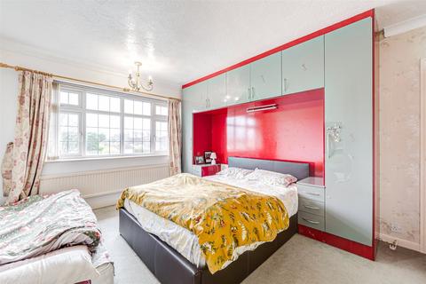 77 Alinora Avenue, Goring By Sea, Worthing, BN12 4LR