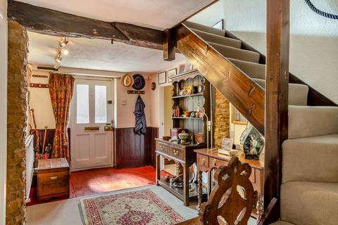 4 bedroom cottage for sale, Church Lane Kislingbury, Northamptonshire, NN7 4AD