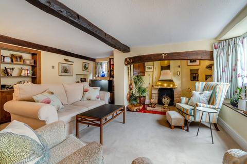 4 bedroom cottage for sale, Church Lane Kislingbury, Northamptonshire, NN7 4AD