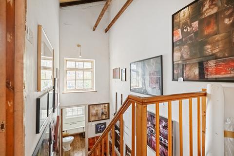 46 Arbour Square, London, E1 0PS