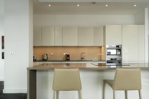 4 bedroom flat to rent, Pinto Tower, London SW8