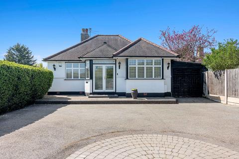 2 bedroom detached bungalow for sale, Stapleford Road, Romford, RM4