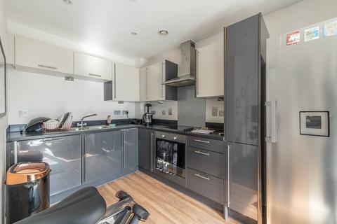 1 bedroom flat for sale, Goldfinch Court, Hampstead, London, NW11
